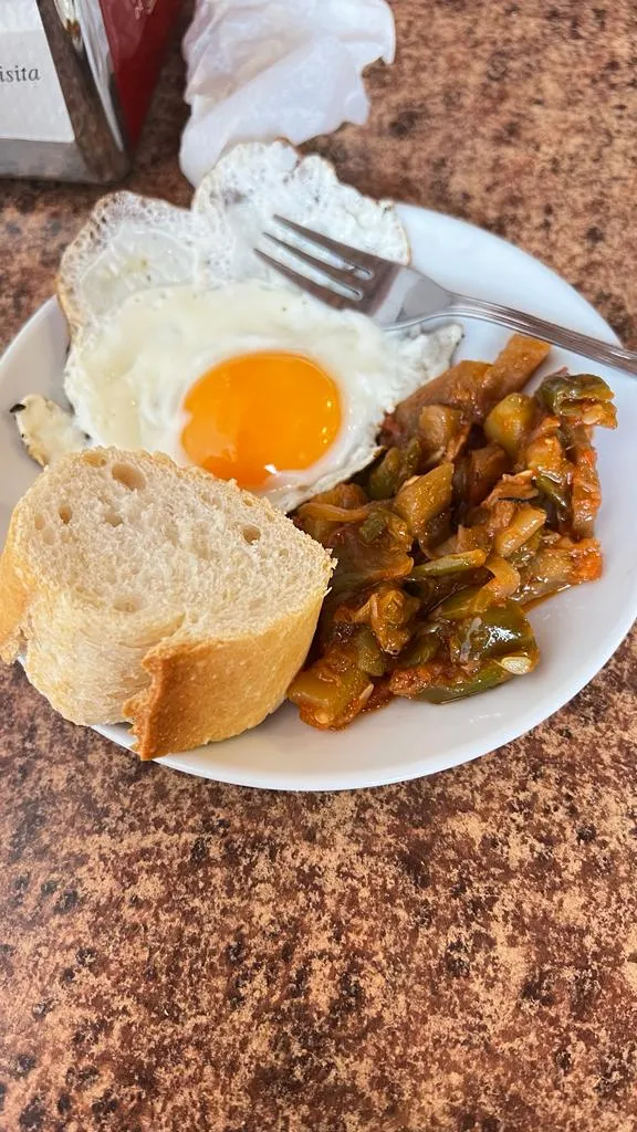 Menu_Bar Entre Amigos_Lucainena de las Torres_image_5