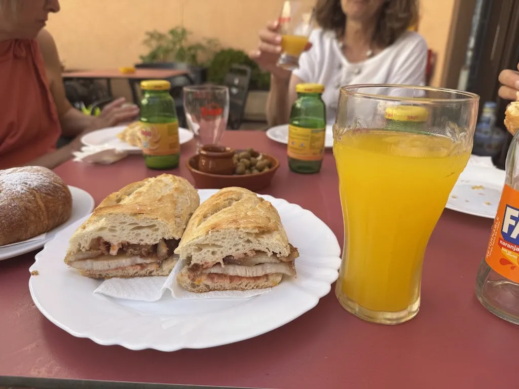 Eduardo de Vicente Marín_Bar Restaurant Flor de Maig_Masroig_review