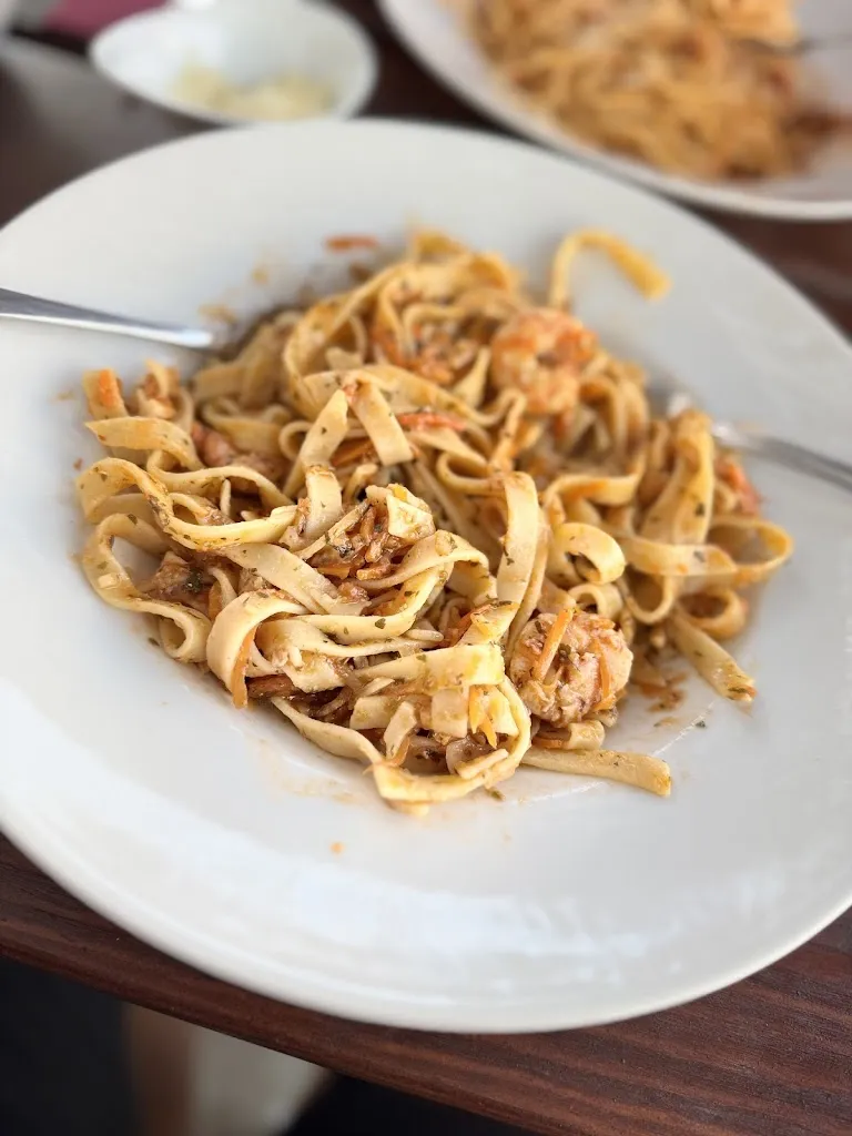 Dwayne Hutson_Mesón Bahia_Mont-roig del Camp_review