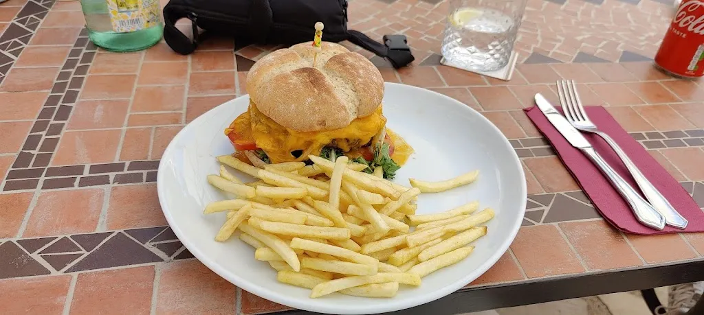 Davin Oliemuller_Mesón Bahia_Mont-roig del Camp_review