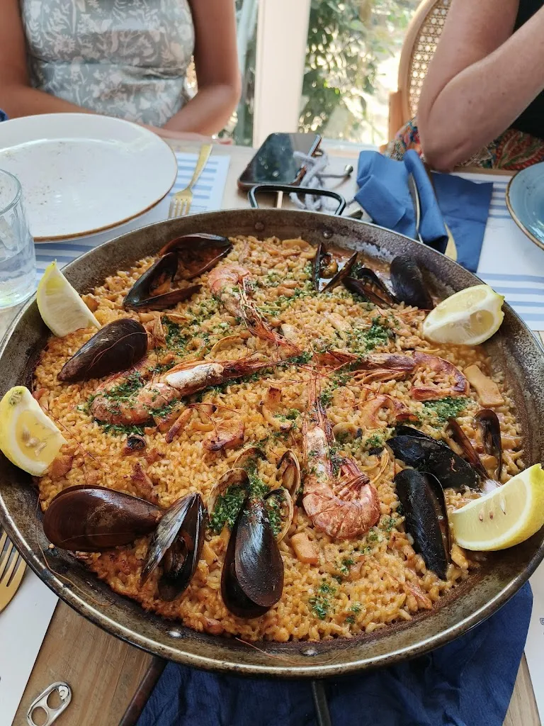 Nuria Fernández_La Mar Salada_Mont-roig del Camp_review