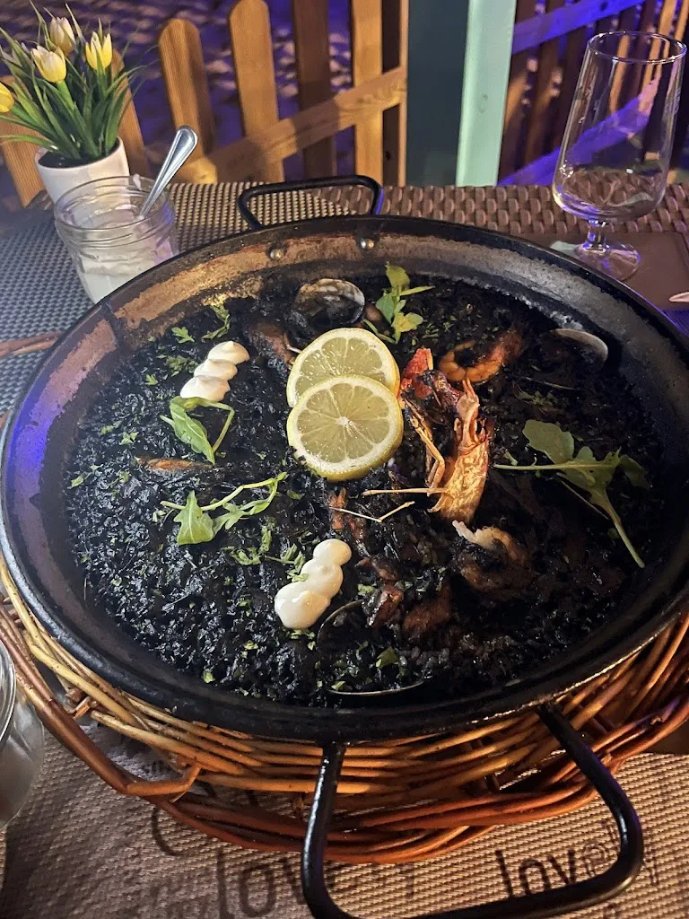 Molly Smallwood_Restaurante La Riviera_Mont-roig del Camp_review