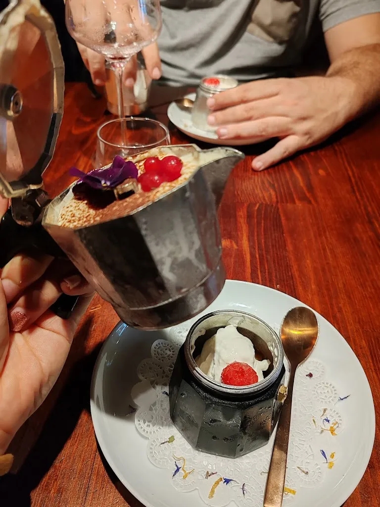 Gabriela Jarasunas_QuintaForca_Nulles_review