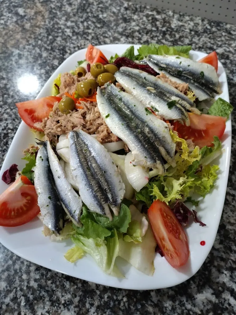 Menu_Entre tapes i llesques -bar piscina-_Pallaresos_image_7