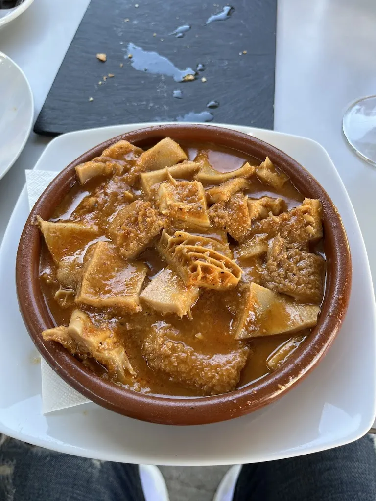 Paweł Bodnar_Bar - Restaurant YOLI_Pallaresos_review