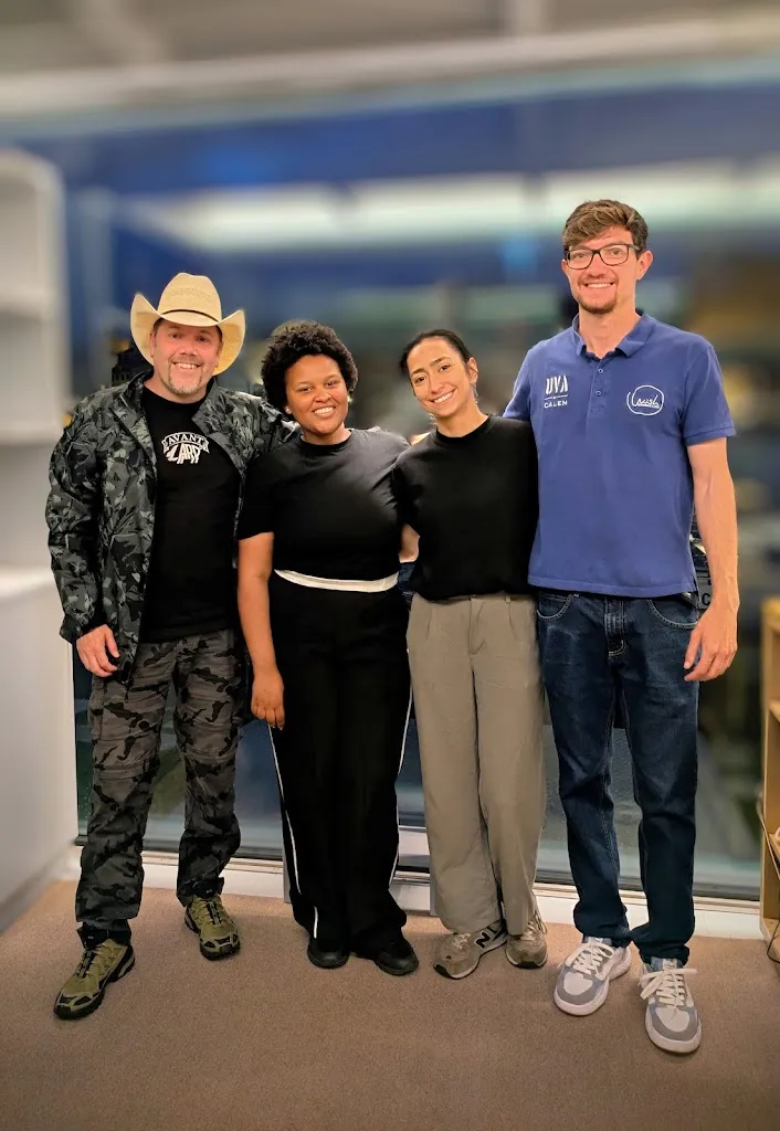 Avant Lard Travel - by Houston Porter_Uva by Cálem_Nou de Gaià_review