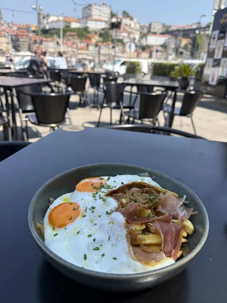 Joseph Zwack_The George Terrace Bar_Nou de Gaià_review