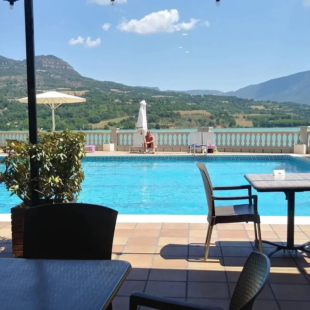 Hotel Restaurant Feliuet_Passanant i Belltall_slider_image_3