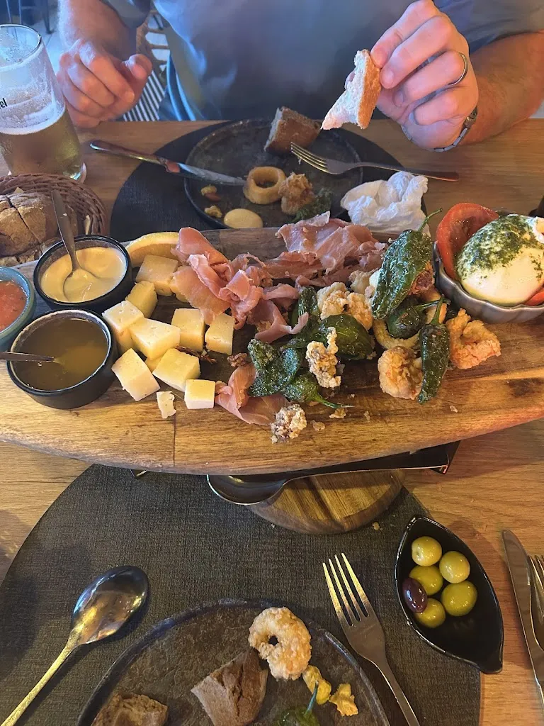 Jenny Hopton_Al Faro Beach_Palma dEbre_review