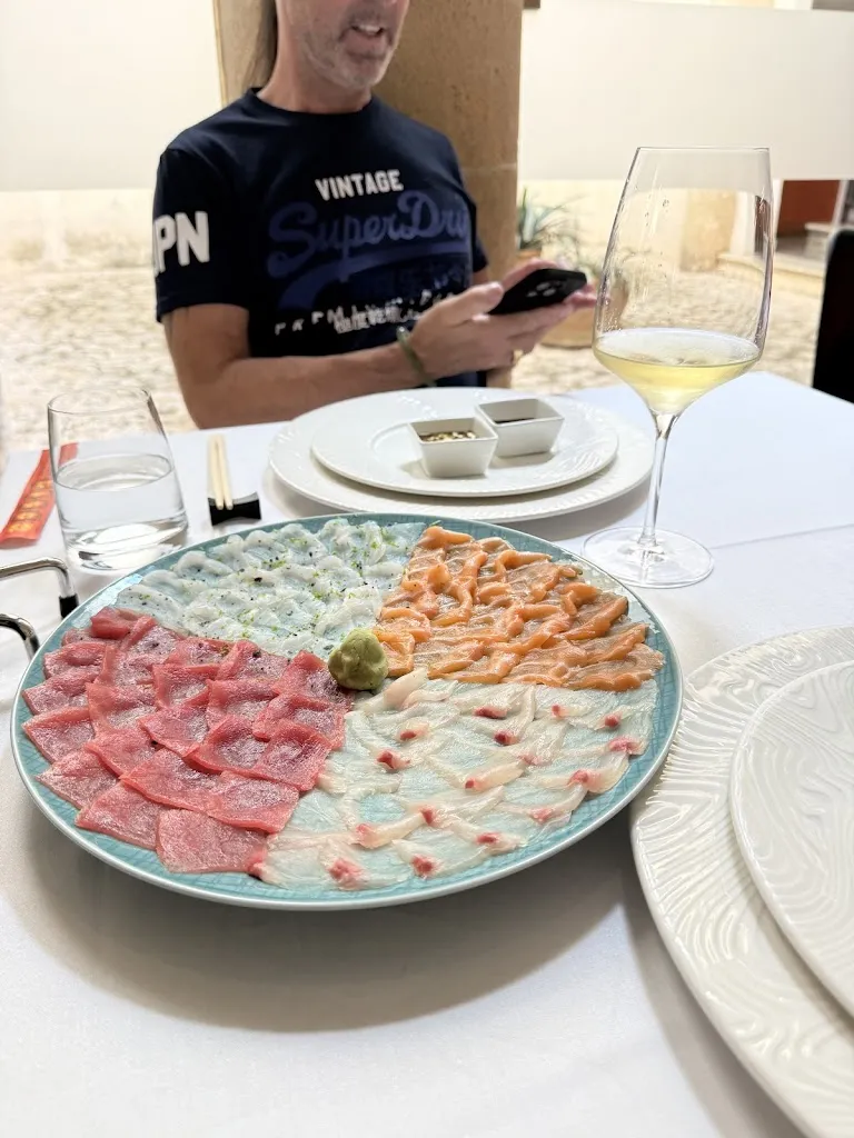 Aleksander M.C. Ruzicka_Emilio Innobar - Restaurante cocina de fusión_Palma dEbre_review