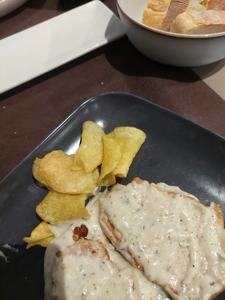 victor brull marti_Bar Restaurant Petricor_Pinell de Brai_review