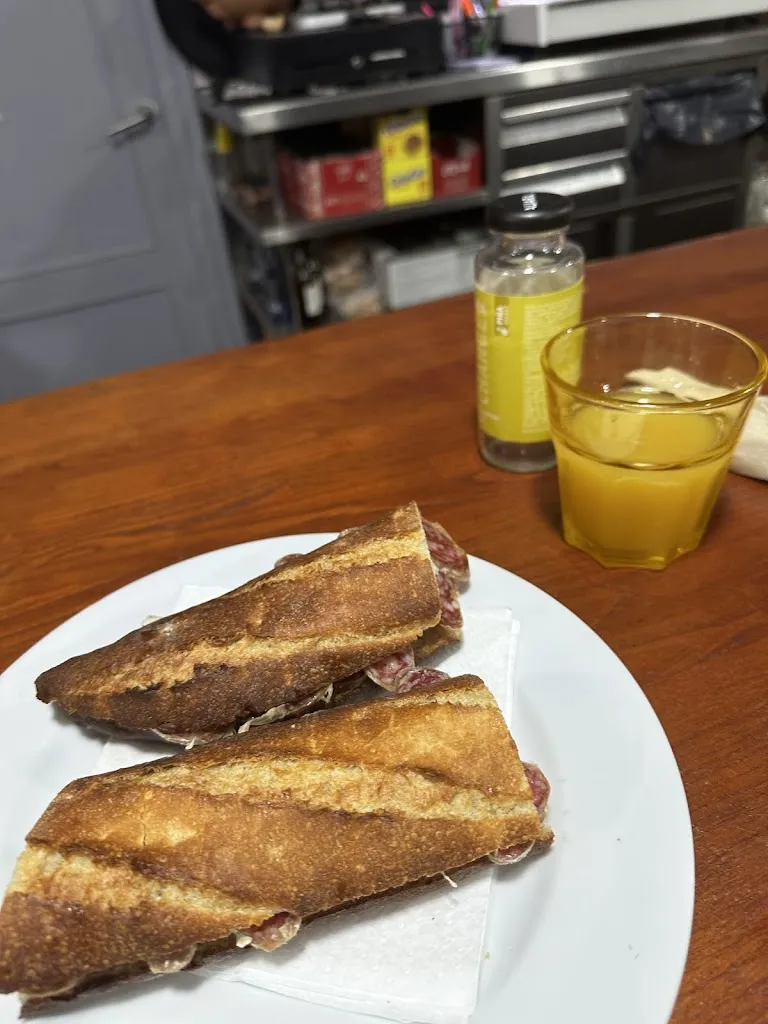 David Herreros_Bar - Restaurant La Placeta_Pla de Santa Maria_review