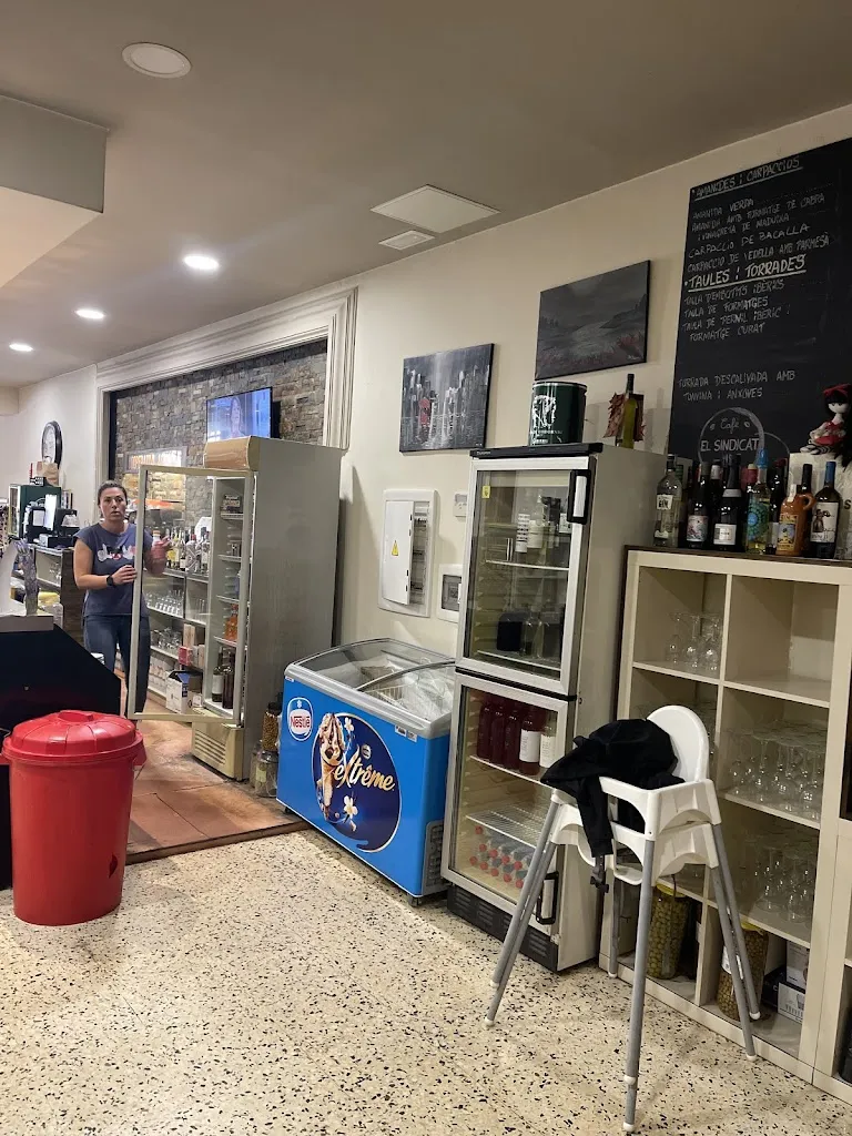 Cafè El Sindicat restaurant in Pla de Santa Maria