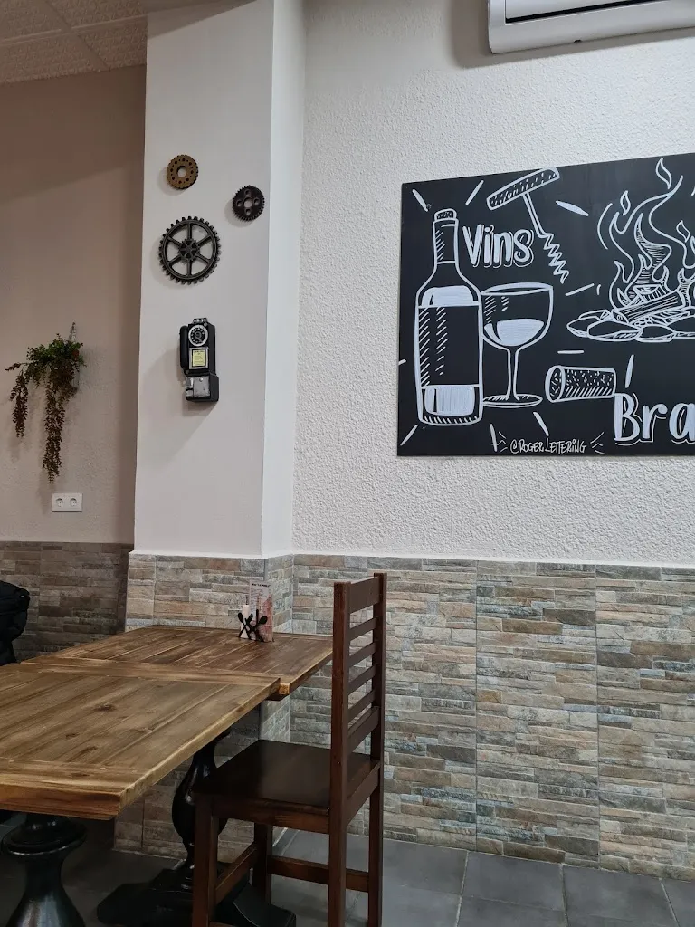 Ly MCD_Bar Hostal La Pobla_Pobla de Mafumet_review