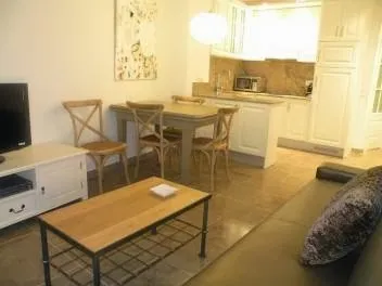 Casa dels abeuradors_Prat de Comte_slider_image_2