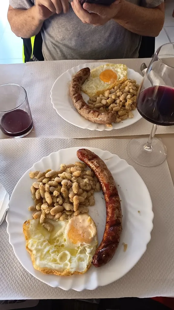 Javier Martínez Marchamalo (Visnú Alalah)_Lo bar -D- la piscina_Pratdip_review