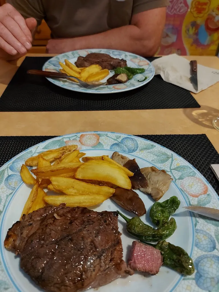 Frances HUGGINS_Bar - Restaurante La Pansa_Riba-roja dEbre_recensione