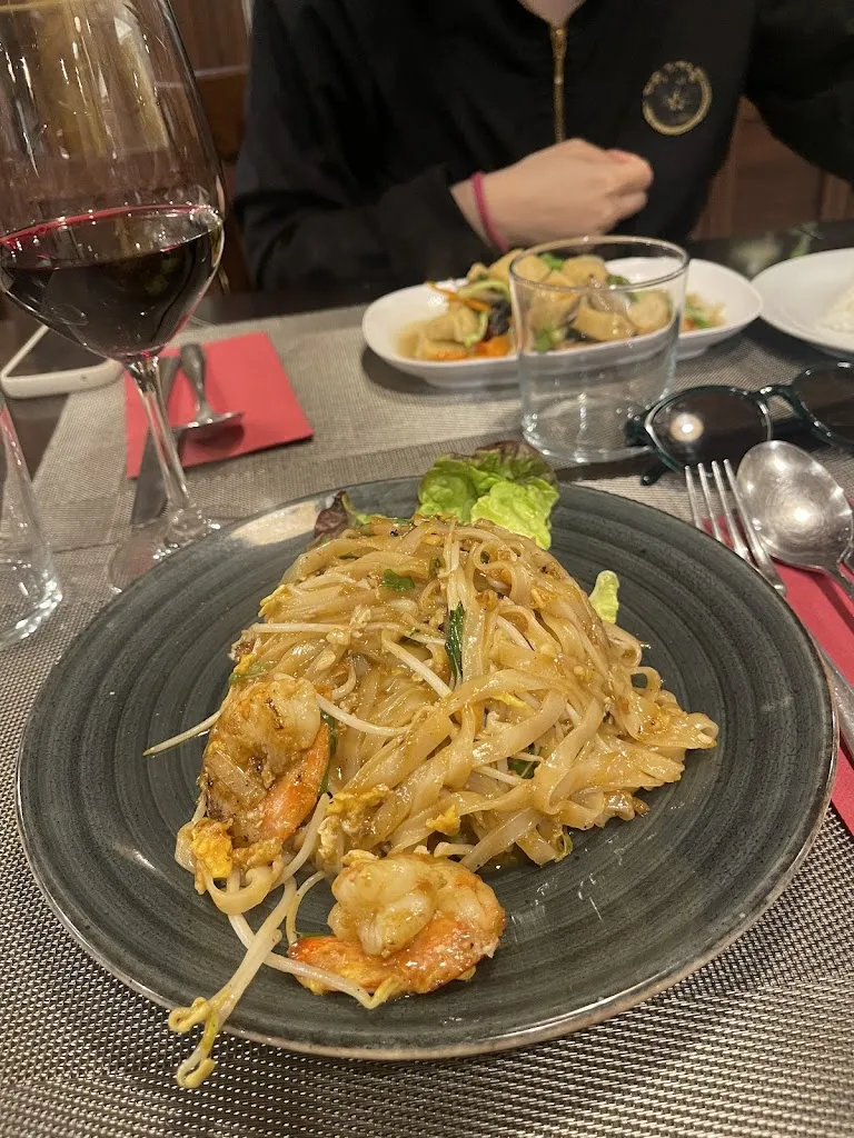 Tobias Edvardsen_Little Bangkok_Reus_review