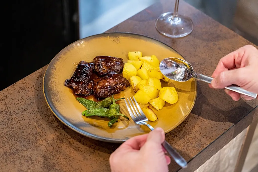 Xapatti_Reus_slider_image_2