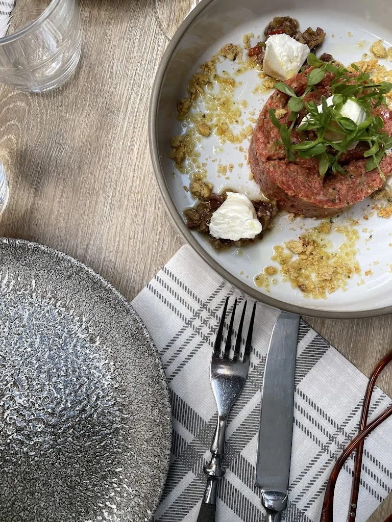 Gürhan Gök_Barrut_Reus_review