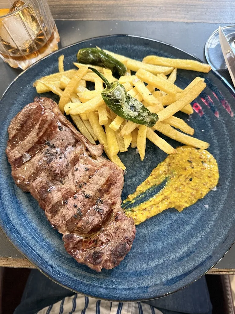 Janaina Nascimento_Vermuts Rofes_Reus_review