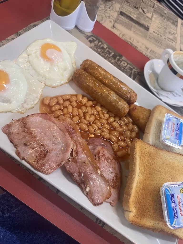 Leanne Jane Hudson_Laurel Hardy's Bar-Restaurant_Salou_review