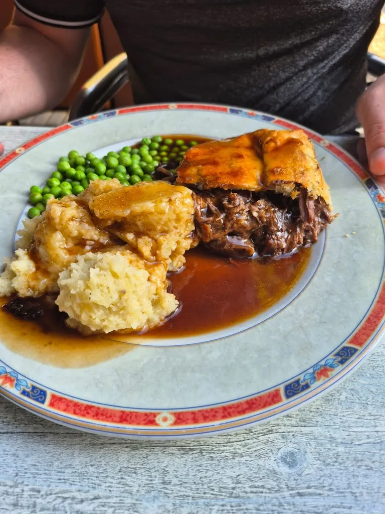 Richard Downing_Linda's Bar Restaurant_Salou_review