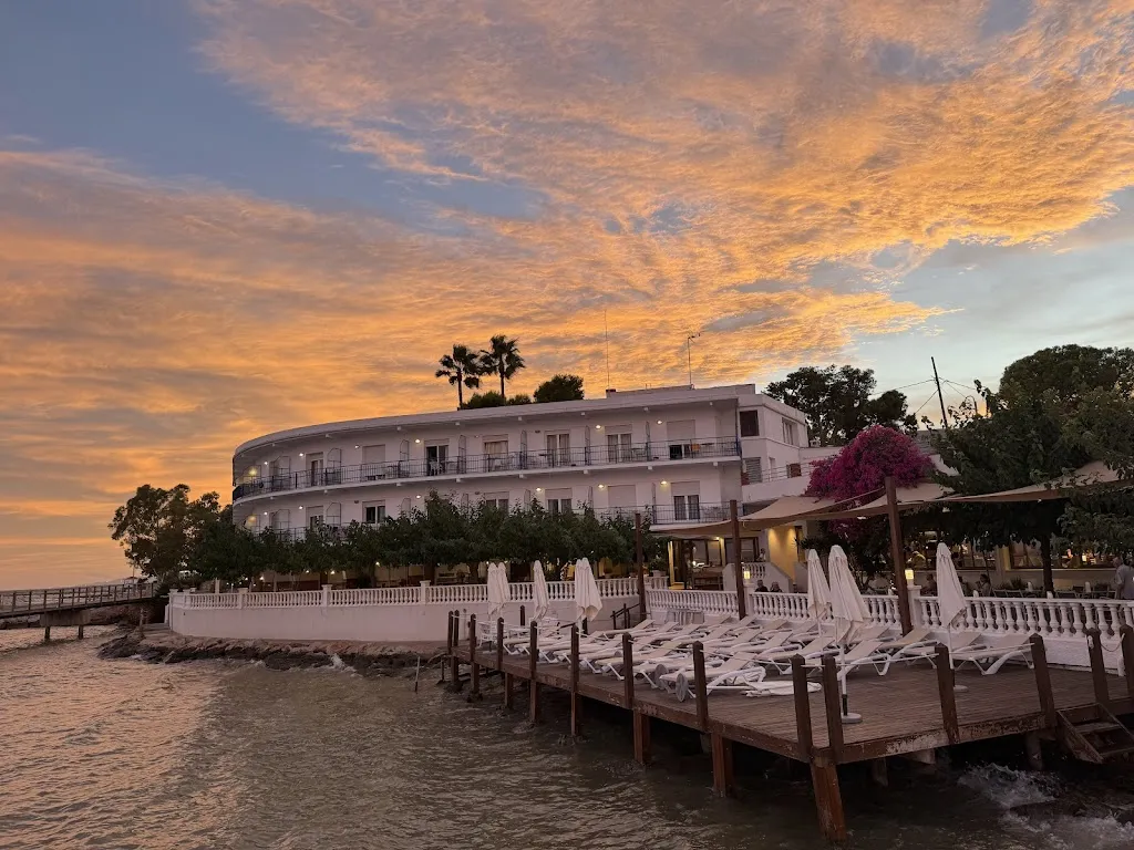 Hotel Restaurante Juanito Platja restaurant in Sant Carles de la Ràpita