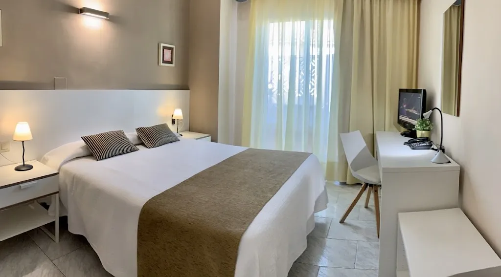 Hotel Restaurant Llansola restaurant in Sant Carles de la Ràpita