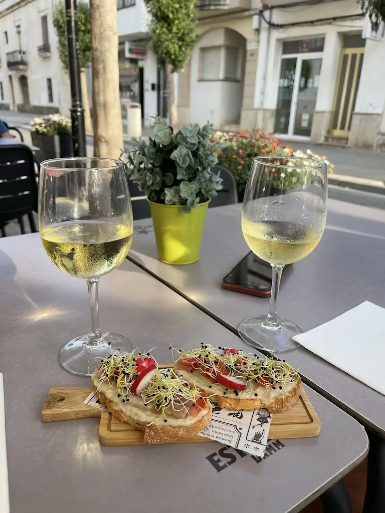 Paula Marshall_Bar-Restaurant Vaixell Rapitenc_Sant Carles de la Ràpita_review