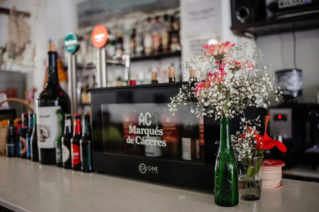 Bar-Restaurant Vaixell Rapitenc restaurant in Sant Carles de la Ràpita