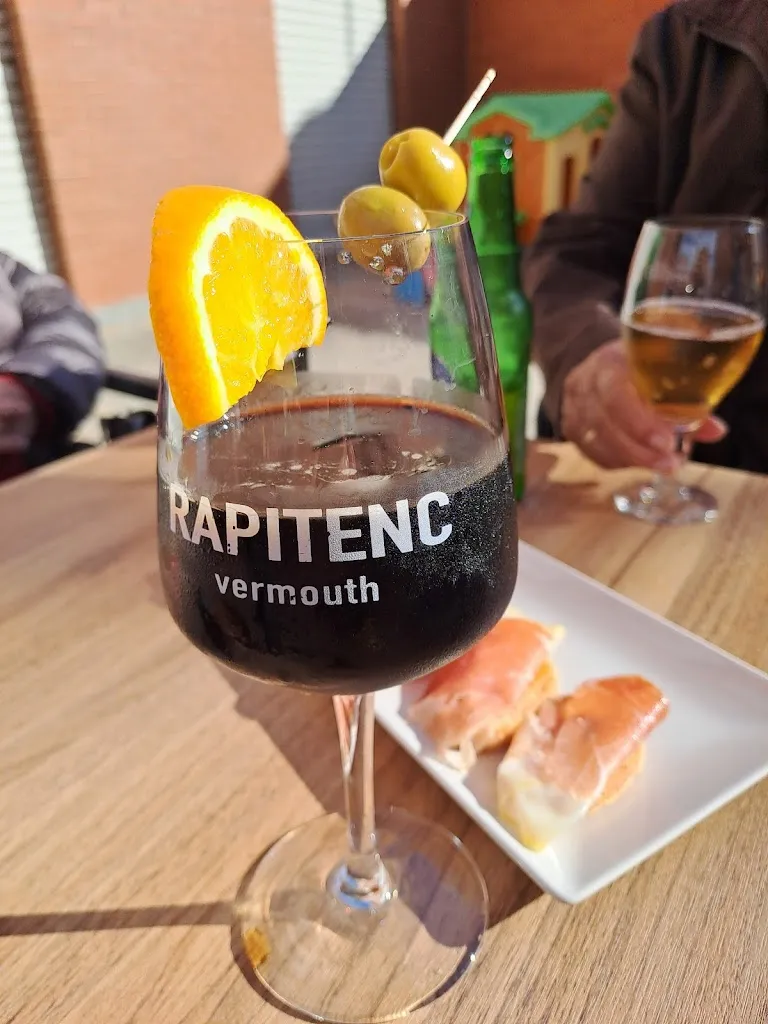 Ana Isabel Suarez Martin_BRASERIA CAFETERIA RAQUEL_Sant Carles de la Ràpita_review