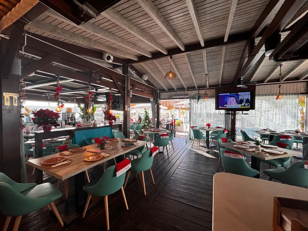 El Cafetín Del Puerto_Garrucha_slider_image_1