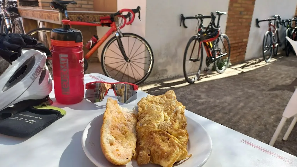 Cesar Herrero_Bar Societat_Sant Jaume dels Domenys_recensione