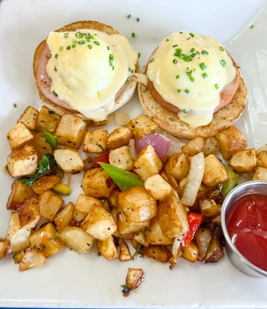 Sarah D_Boathouse at Hendry's Beach_Santa Bárbara_review