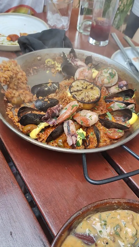 Loquita Santa Barbara_Santa Bárbara_slider_image_2