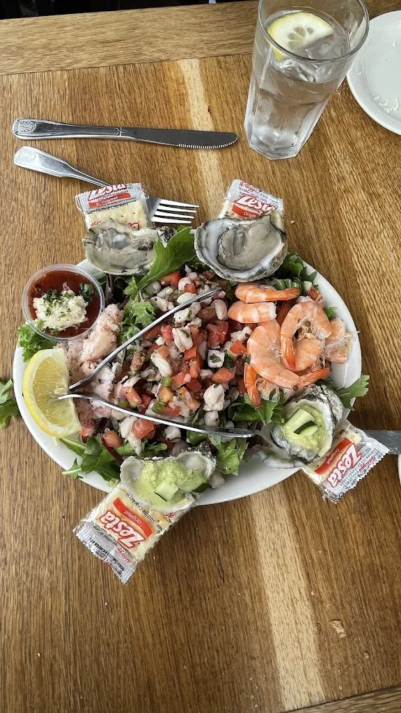 Ajeng Wijiastuti_Brophy Bros._Santa Bárbara_review