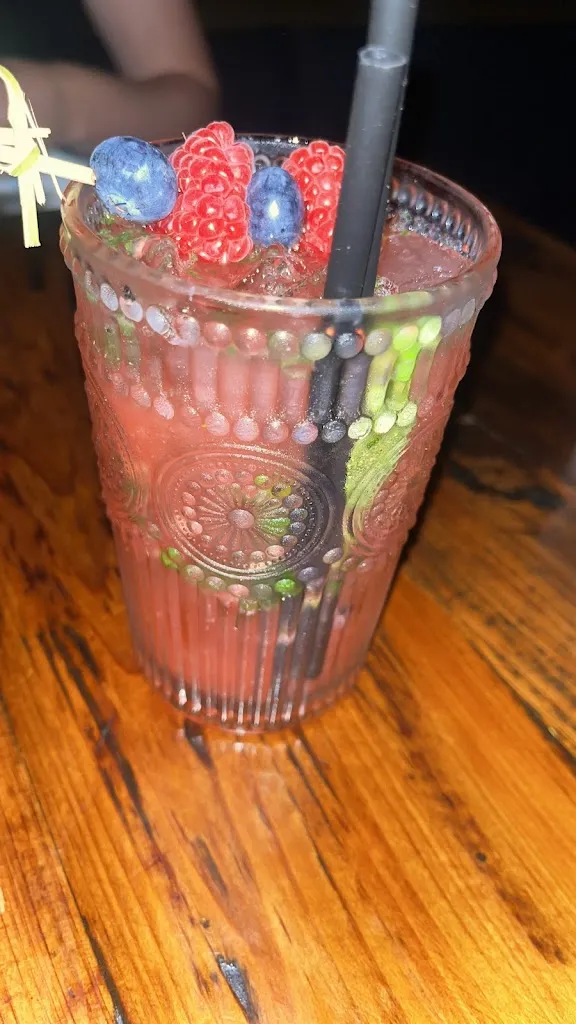 Kymble Johnson_Finney's Crafthouse - Santa Barbara_Santa Bárbara_review