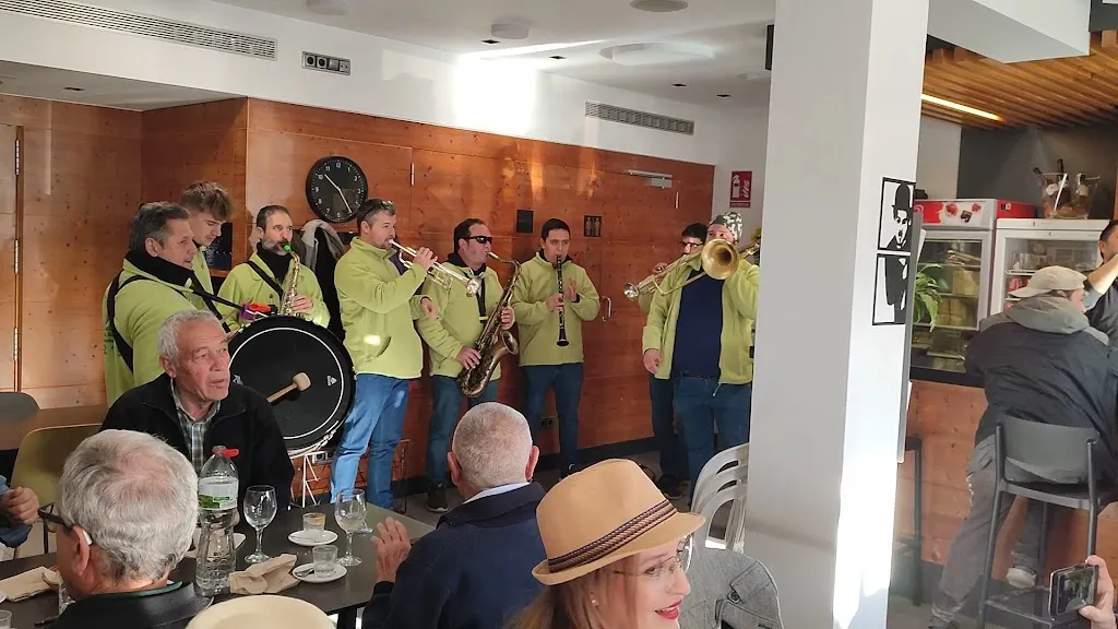 Chaplin_Sarral_slider_image_2