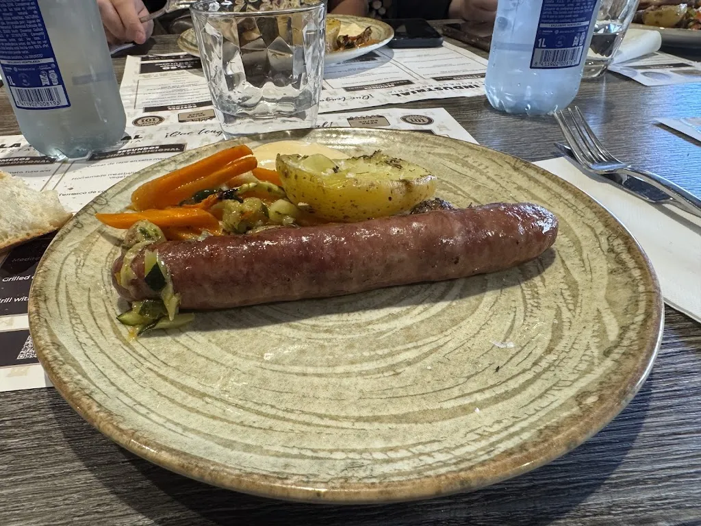 Demetre Dzmanashvili_La Industrial_Santa Oliva_review