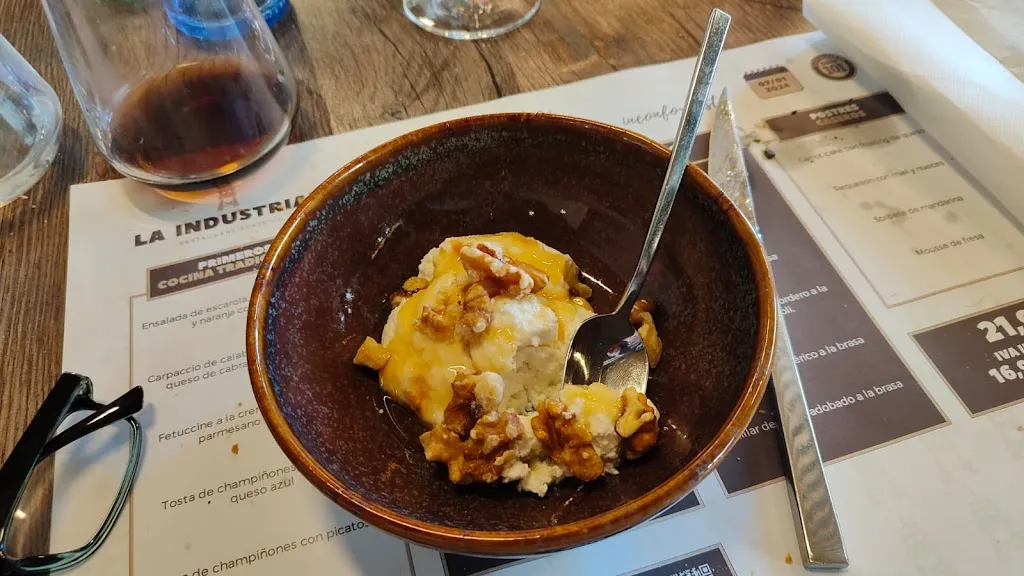 Andrew Glen - Williamson_La Industrial_Santa Oliva_review