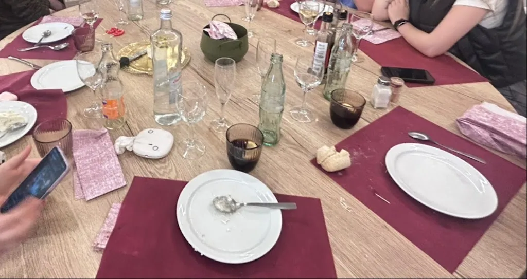 Montserrat NIn Duran_Xiri - Santa Oliva _Santa Oliva_review