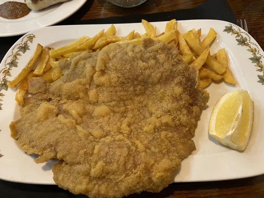 Matt C_Oktoberfest en Restaurante Krüger. Cereveceria Alemana_Torre de Espanyol_review