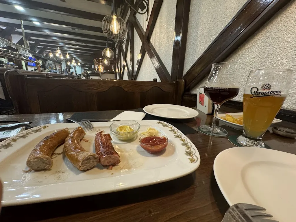 Marilyn Garcia_Oktoberfest en Restaurante Krüger. Cereveceria Alemana_Torre de Espanyol_review