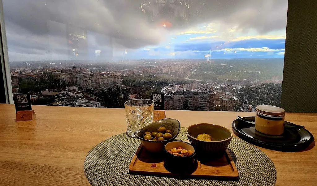 Cat HK_El Edén Gastrobar_Torre de Espanyol_review