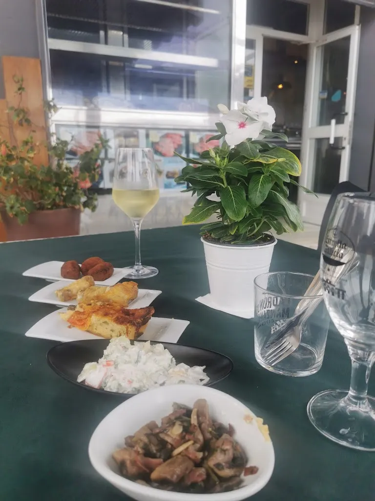 Mat Walls_Andalucía Resto-Bar_Garrucha_review