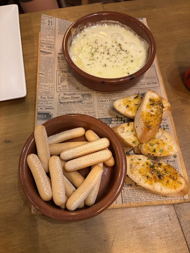 Mariano Saldaña_Baires Bar_Tarragona_review