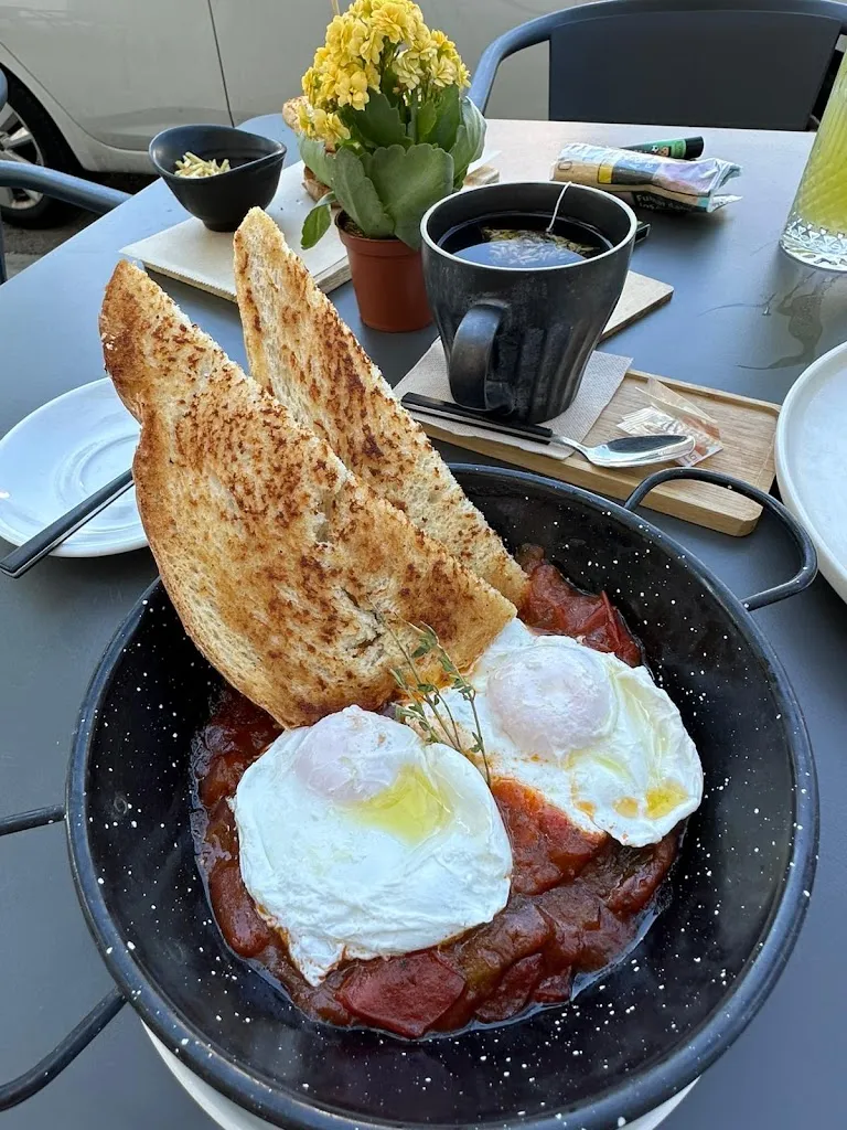 Daria Kotii_The School House Brunch & Gastropub_Tarragona_review