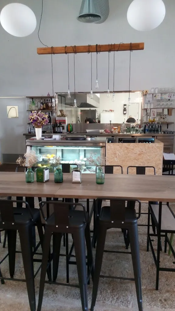 Mark Priest_Lo Paseo_Ulldecona_review