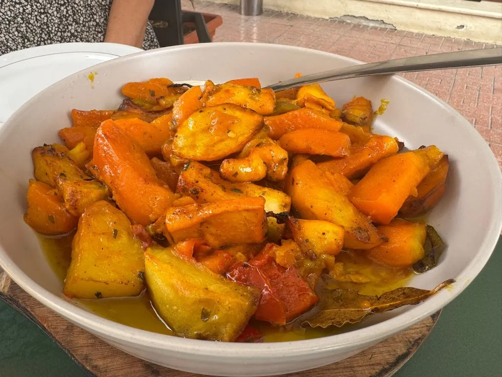 Clara López Herreros_El Puñetero_Garrucha_recensione